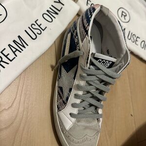 GGDB Star Sneakers in Gray and White